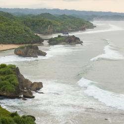 Parangtritis 4 hotels with parking