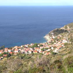 Chiessi 3 hot&eacute;is na praia
