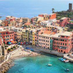 Vernazza 80 hotels with parking