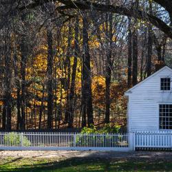 Sturbridge 12 hotels with parking