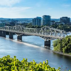 Gatineau 94 hotels with parking