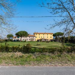Madonna dellʼAcqua 3 hotels