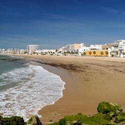 Rota 154 hotels with parking