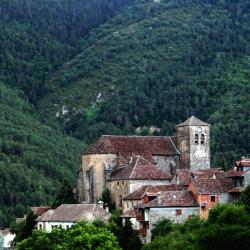 Ansó 3 country houses