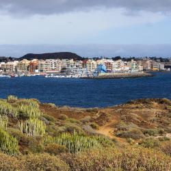 Las Galletas 31 hotels with parking