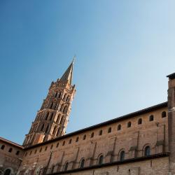 Saint-Saturnin 8 hotels with parking