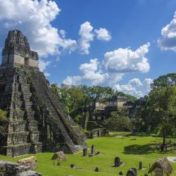 Tikal 4 hotels with parking