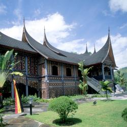 Padang 7 hostels