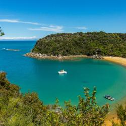 Marahau 17 hotels with parking