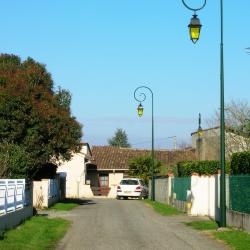 Saint-Quentin-sur-le-Homme 6 hotels