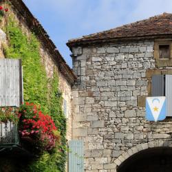 Monpazier 5 hot&eacute;is com piscina