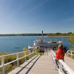 Gravenhurst 3 hotels with jacuzzis