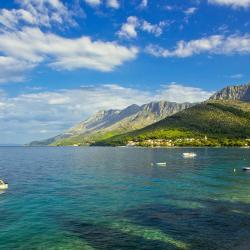 Zaostrog 70 hotels with parking