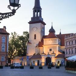 Jarocin 9 hotels with parking