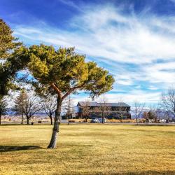 Gardnerville 6 hotels with parking