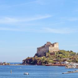 Monte di Procida 5 guest houses