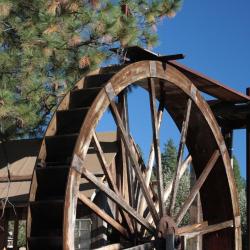 Comstock Park 2 hotels
