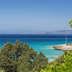 Kranidi 18 hotels with parking