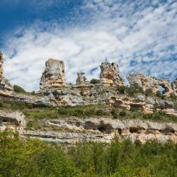 Orbaneja del Castillo 4 hotels with parking
