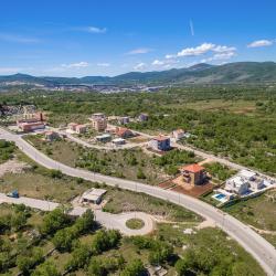 Dugopolje 25 vacation homes