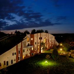 Bad Blumau 12 hotels with parking
