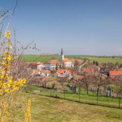 Radějov 4 hotely s parkováním