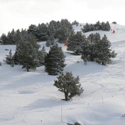 Tavascan 5 hotels with parking