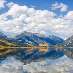 Twin Lakes 19 hotels