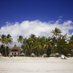 Paje 128 hotels with parking