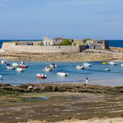 Le Fort-Bloqué 3 hotels