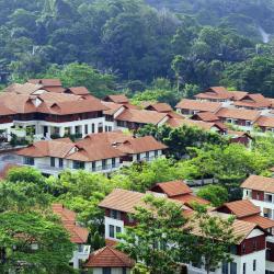 Skudai 75 hotels with parking