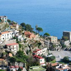 Erchie 9 hotels with parking