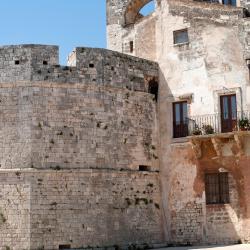 Conversano 24 hot&eacute;is com piscina