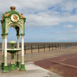 Hoylake 15 hotels with parking