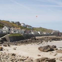 Sennen 44 hotels