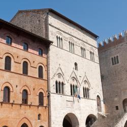 Todi 13 farm stays
