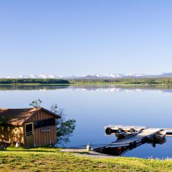 Anahim Lake 2 hotela