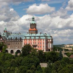 Wałbrzych 40 hotellia