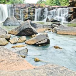 Chaiyaphum 15 hot&eacute;is com estacionamento