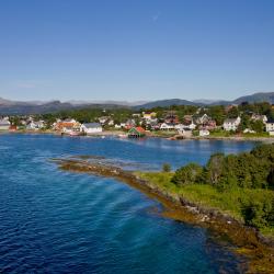 Brønnøysund 6 hotels with parking