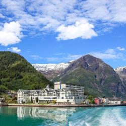 Balestrand 7 cabins