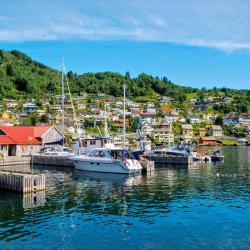 Norheimsund 16 holiday rentals
