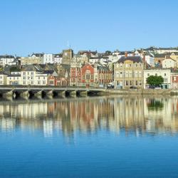 Bideford 17 hotels with jacuzzis