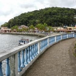 Guaraque&ccedil;aba 4 hotels with parking