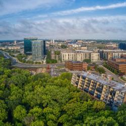 Bloomington 45 hotels with parking