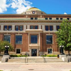 Saint Cloud 16 hotels with parking