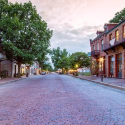 St. Charles 37 hotels with parking