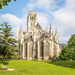 Saint-Ouen 75 hotels with parking
