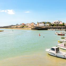 聖吉爾－克魯瓦德維 229 間住宿