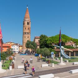 Caorle 463 hotels with parking